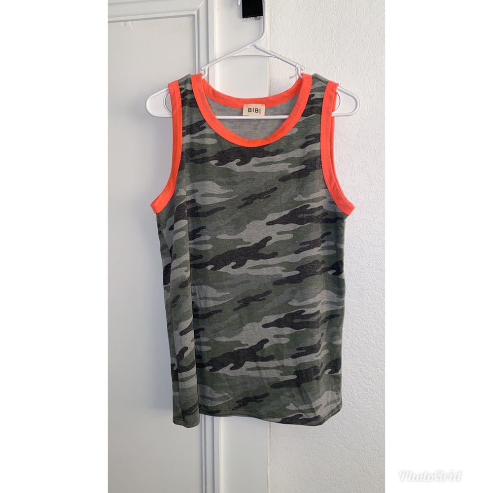 Camo Tank top. Size small. Brand new from my boutique.